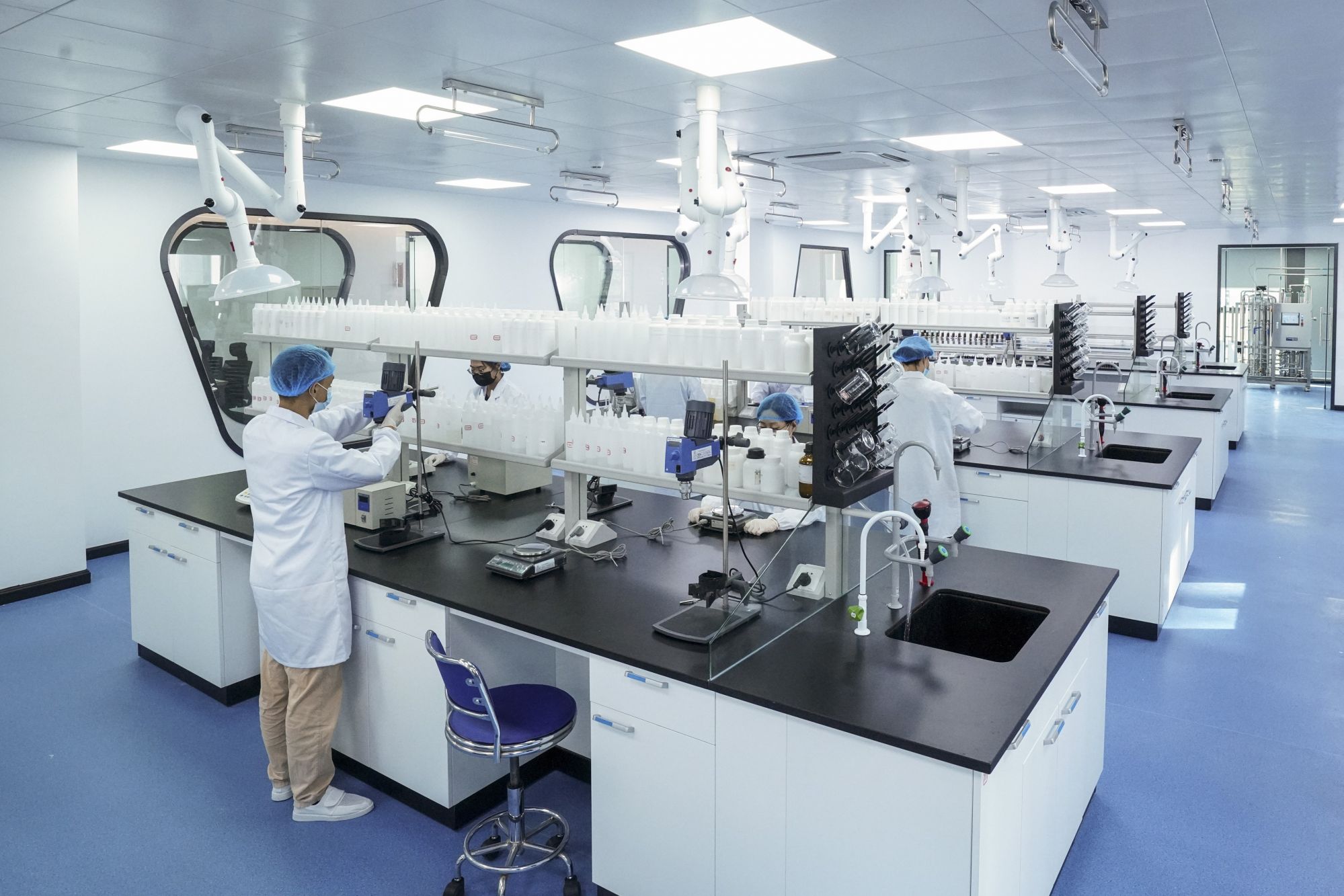 研发实验室.jpg