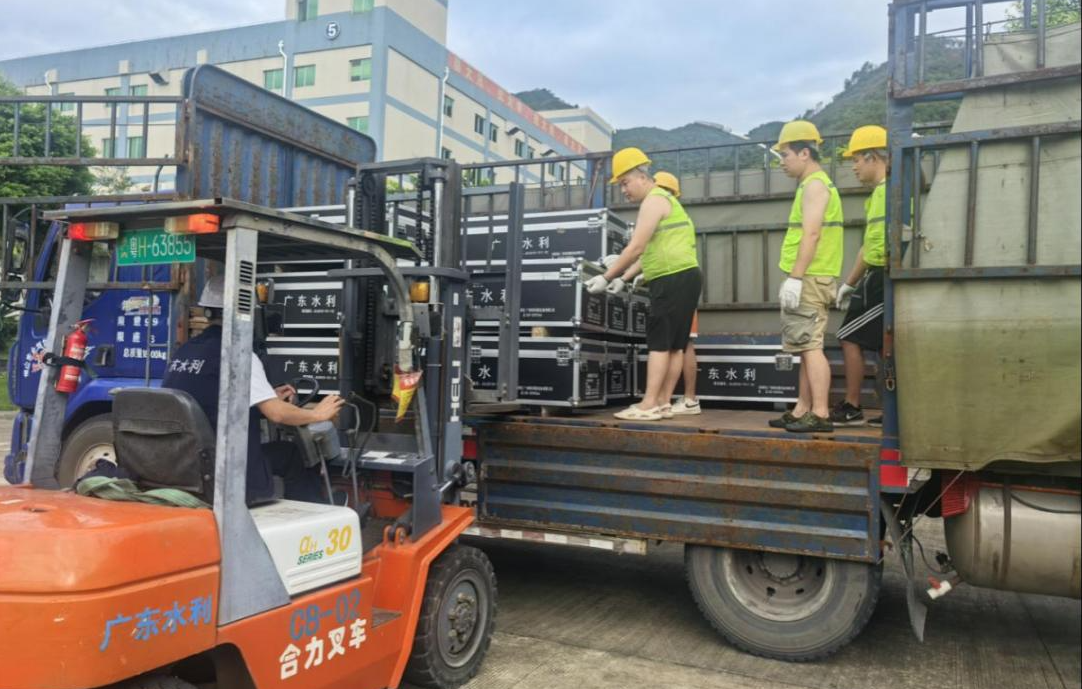 广东省水利厅调派防汛抢险物资。受访者供图