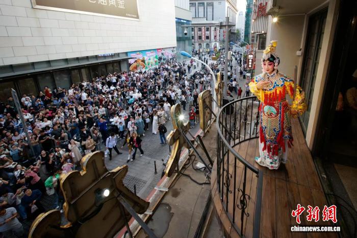 “戏码头”天津打造“城市即舞台”观众街头邂逅好戏