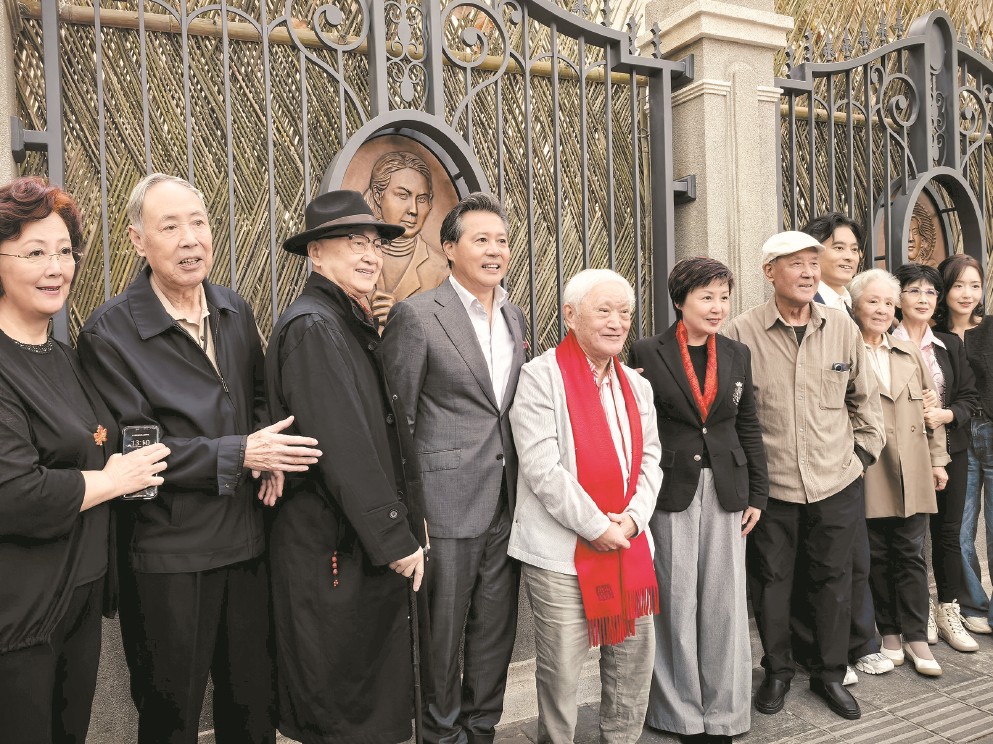 上海首个电影街区与市民见面 到“梧桐影巷”邂逅上海电影前世今生