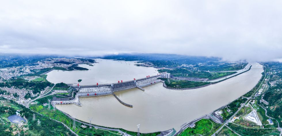 2025年10月3日拍摄的三峡大坝（无人机全景照片）。新华社记者 陈晔华 摄