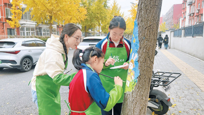 高校师生与社区居民共创 树洞彩绘点亮街头空间