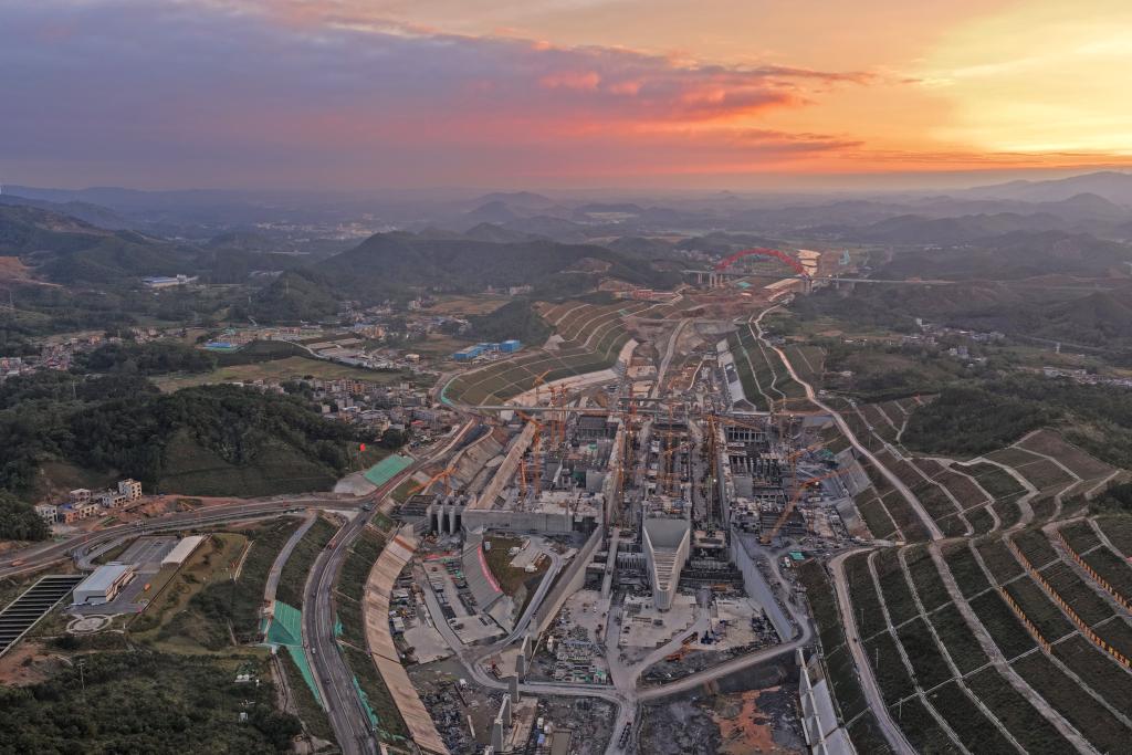 决胜“十四五”打好收官战丨广西平陆运河全线冲刺“通江达海”一线观察