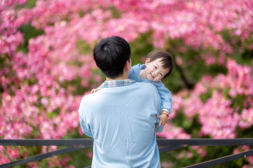 广州,游客在粉色花海中打卡。南方+拍客 李汉晖 摄 广州,游客在粉色花海中打卡。南方+拍客 李汉晖 摄