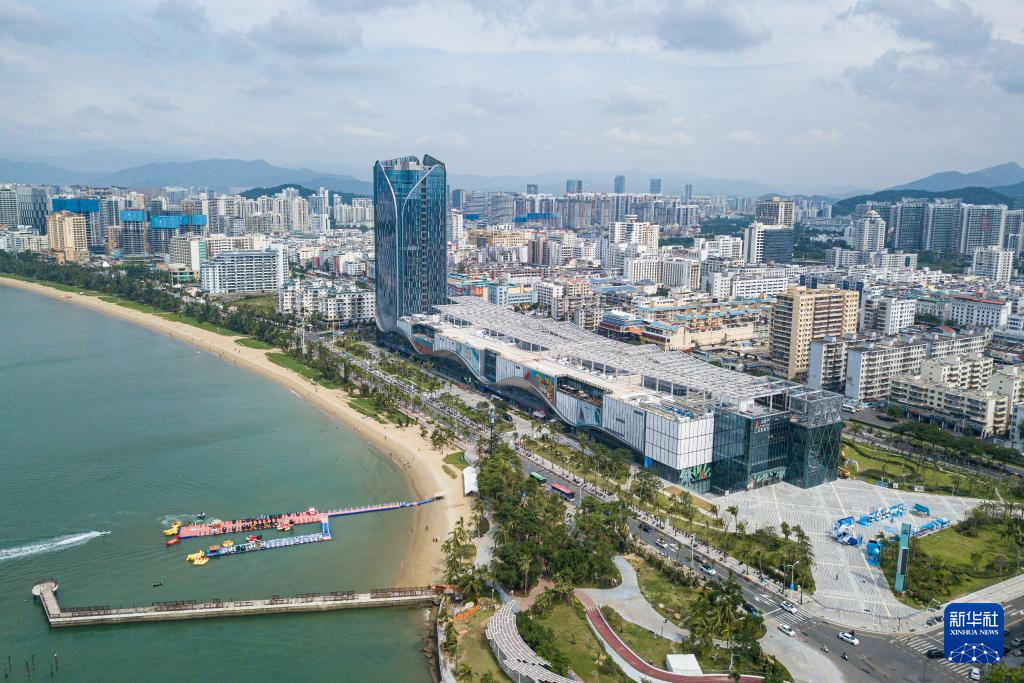 海南自贸港重点园区&mdash;&mdash;三亚中央商务区（无人机照片，11月1日摄）。新华社记者 蒲晓旭摄