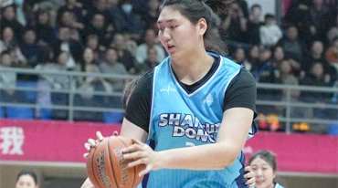 “女姚明”张子宇迎来WCBA首秀