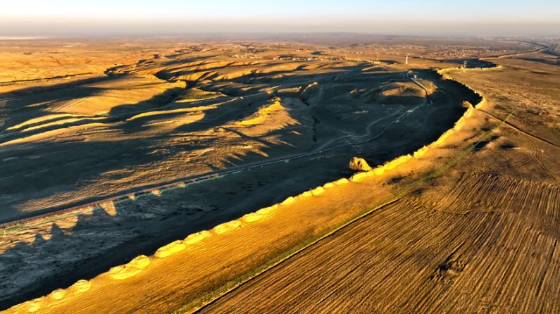 10余万张照片，一座博物馆：盐池夫妇为长城“留档”