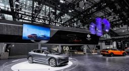 多家车企为何新年密集降价？