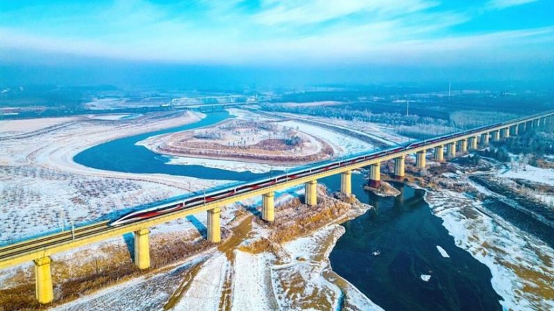 穿“羽绒服”贴“暖宝宝”，高铁这样抵御极寒天气