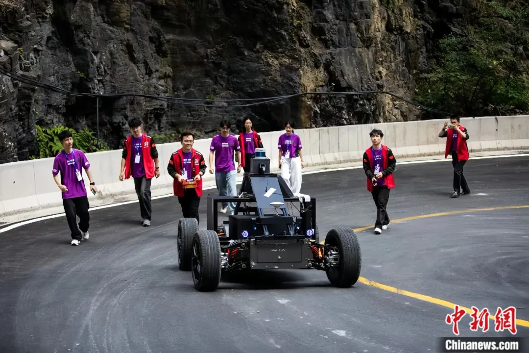 be7f31bb840d4f9b93f2d00c2b6640ec