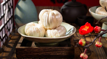 “年”从厨房的灶龛摆上糖瓜就开始了