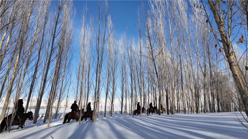 新春走基层·忙年｜踏雪巡逻，他们骑行在祖国边境线