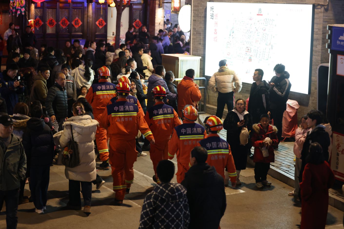 新春走基层丨24小时暖心巡逻，为古城春节&ldquo;亮灯护航&rdquo;