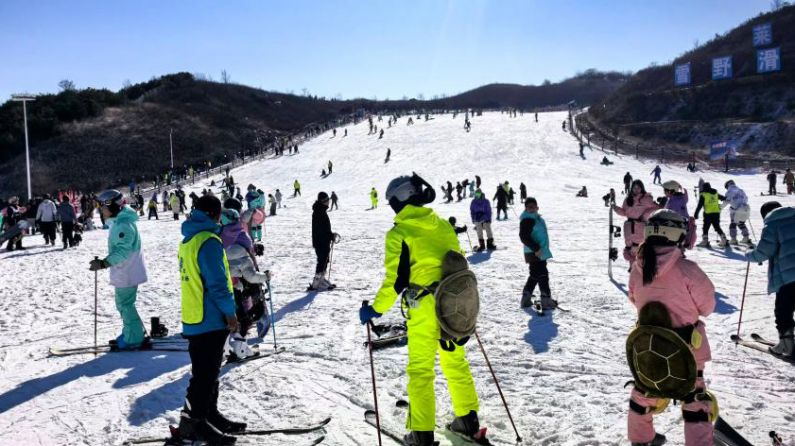 追光｜冰雪运动邂逅乡村振兴，竟擦出如此火花