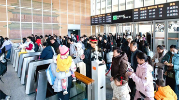 流动的人潮里，是否有你？