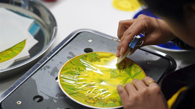 从集市摆摊起步打磨品牌 走近景德镇的创客们