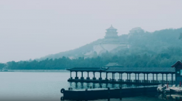 一场微雪入京来，半入古画半山水