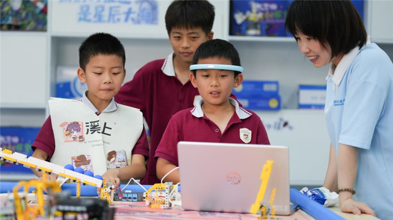 “接”入未来！脑机接口首入政府工作报告