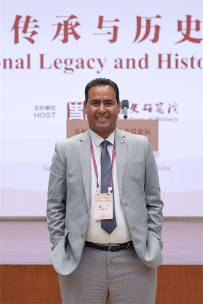 为埃及考古学家、卢克索博物馆馆长阿拉&middot;曼沙维。受访者供图