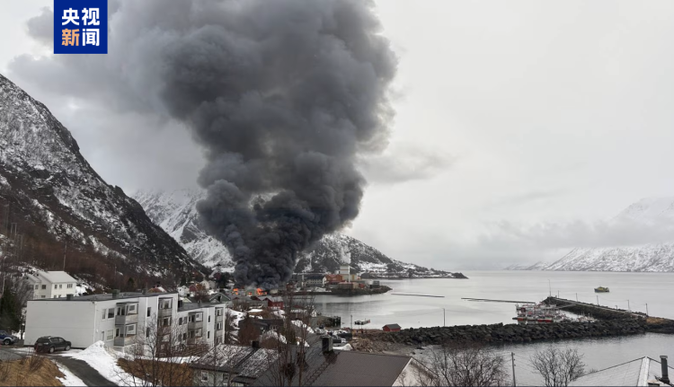 挪威一加油站发生火灾并引发爆炸 约800人被疏散