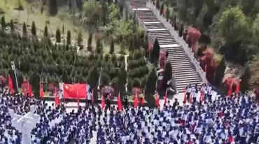 擦拭墓碑、补刻英名 多地祭扫缅怀先烈寄哀思