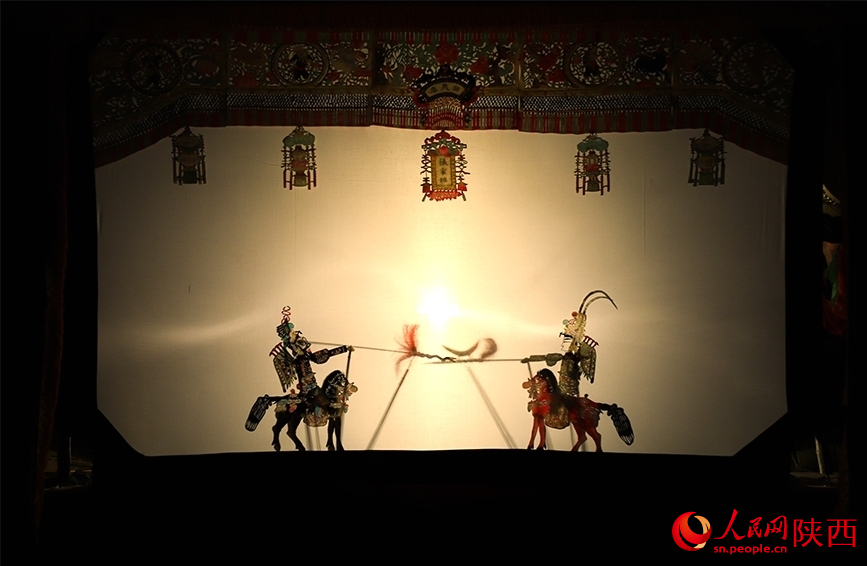 老腔皮影戏《三英战吕布》选段。人生人民网记者 孙挺摄