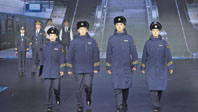 北京地铁员工制服上新