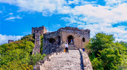 爬司马台长城 吃一顿装锅子