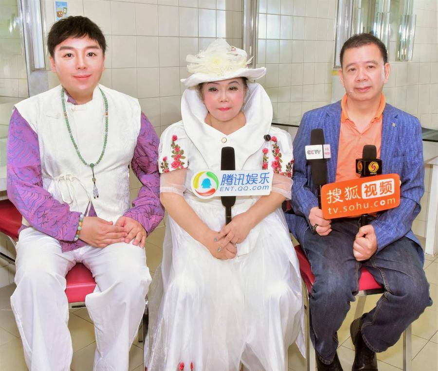 纯紫3人合影2