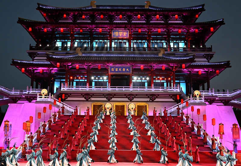 这是2023年5月18日在陕西省西安市大唐芙蓉园拍摄的中国&mdash;中亚峰会欢迎仪式。