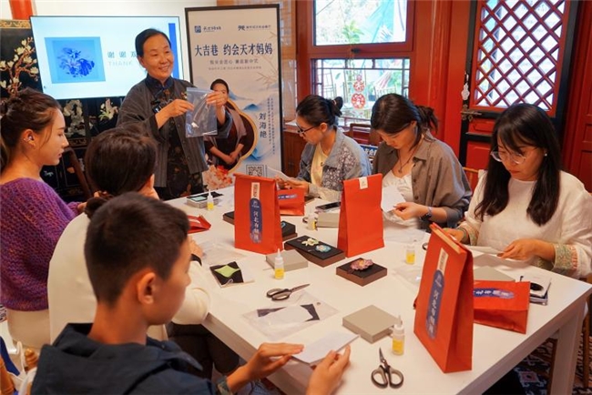 非遗传匠心 公益暖人心  &ldquo;约会天才妈妈&rdquo;非遗主题活动在新中式文化会客厅圆满收官