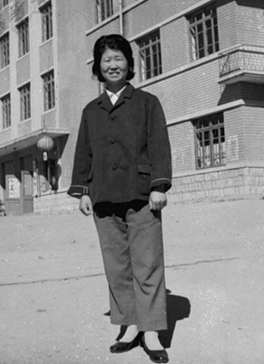 办厂初期的李桂莲 来源：大杨集团官网