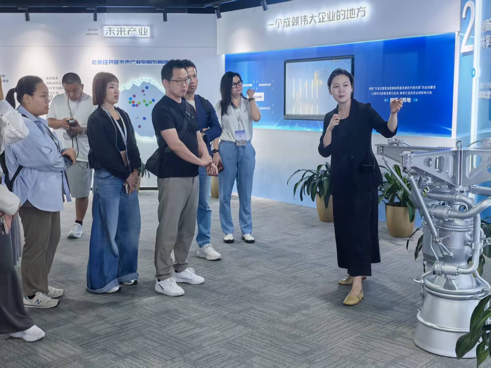 在两岸科创中心参观