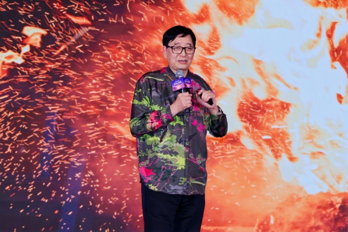 朱炳仁现场发表演讲.jpg