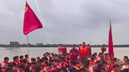 《同舟》共济！