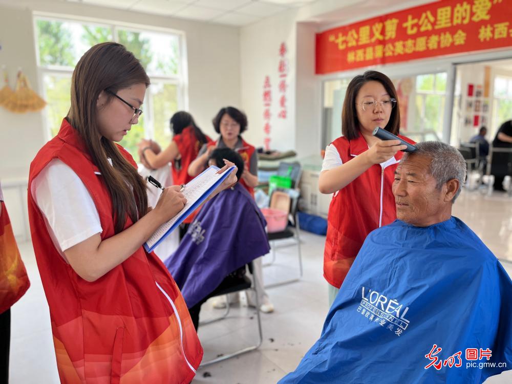 青春躬身基层，暖心服务守护桑榆安康