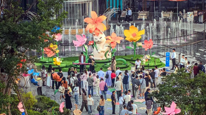 夏日经济乘“热”而上 消费市场向“新”而行