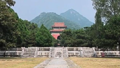 石阶苍松 二十三载拆解十三陵“密语”