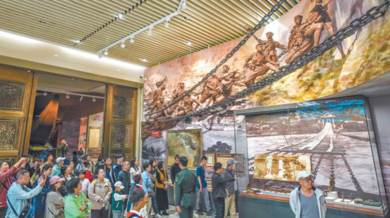 国庆假期21万人次参观“伟大的远征”主题展览
