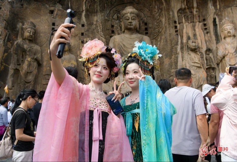 &ldquo;经&rdquo;彩新图景丨从&ldquo;流量&rdquo;到&ldquo;留量&rdquo;：8.26亿人次出游背后的文旅经济之变