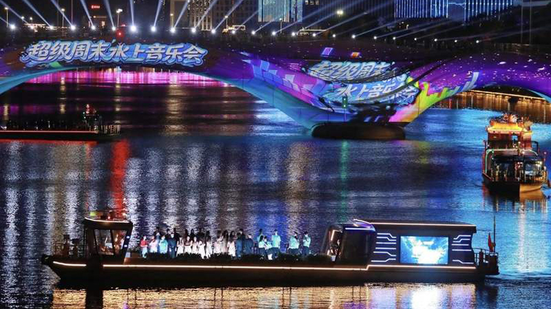 “演艺+”融合破圈、国潮市集，北京持续释放文旅消费新动能